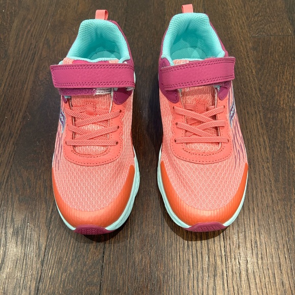 BRAND NEW never worn Saucony Cohesion Girls Sneakers size 2.5XW - Picture 2 of 5